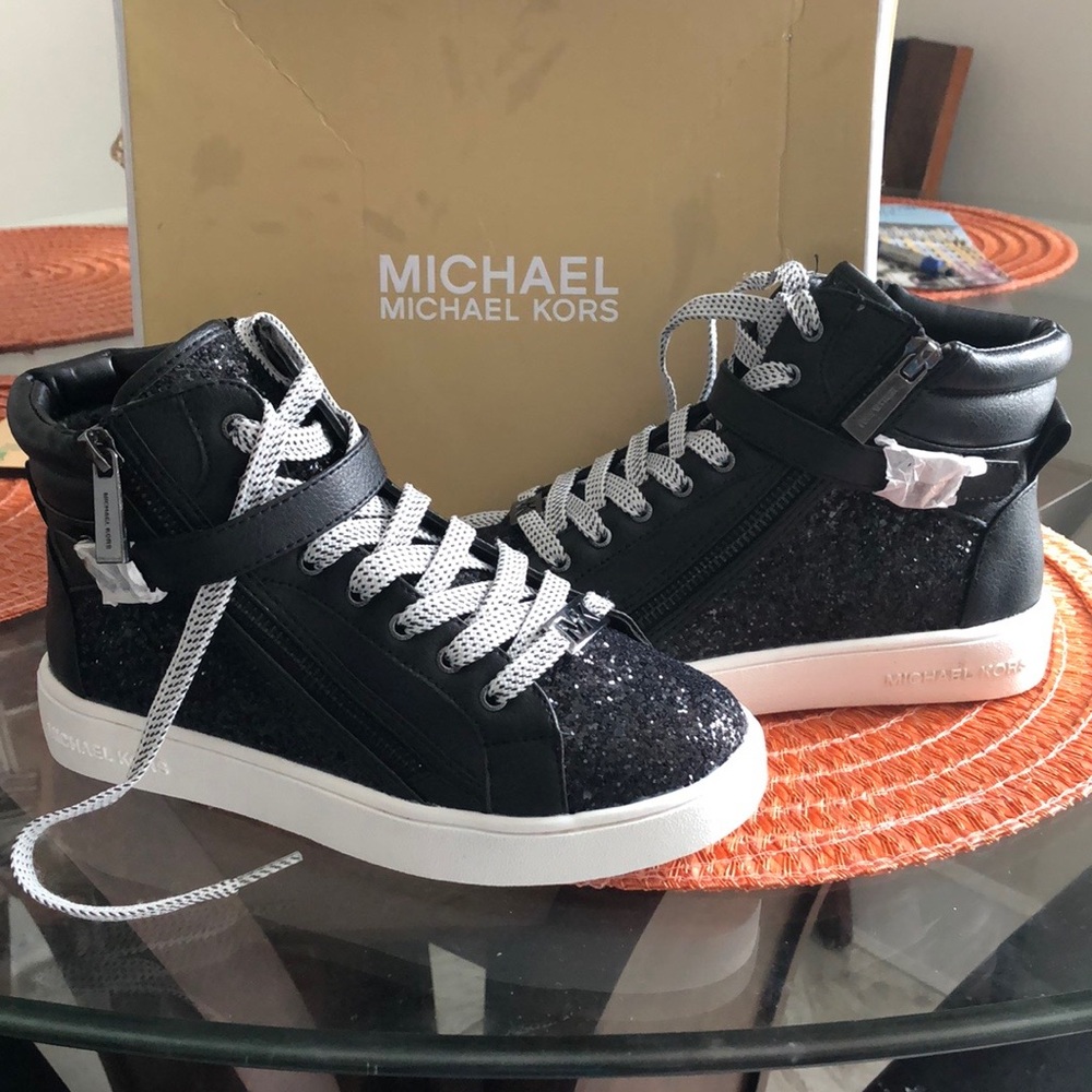 Girls Sneakers